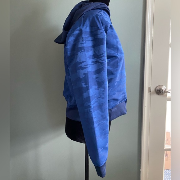 New Balance Women's Determination Reversible Jacket - Picture 8 of 16